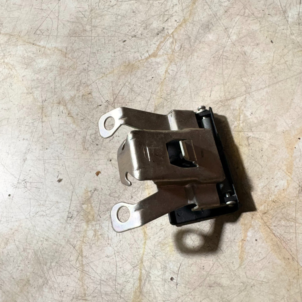 Nissan Juke 2014 Bonnet And Fuel Flap Switch