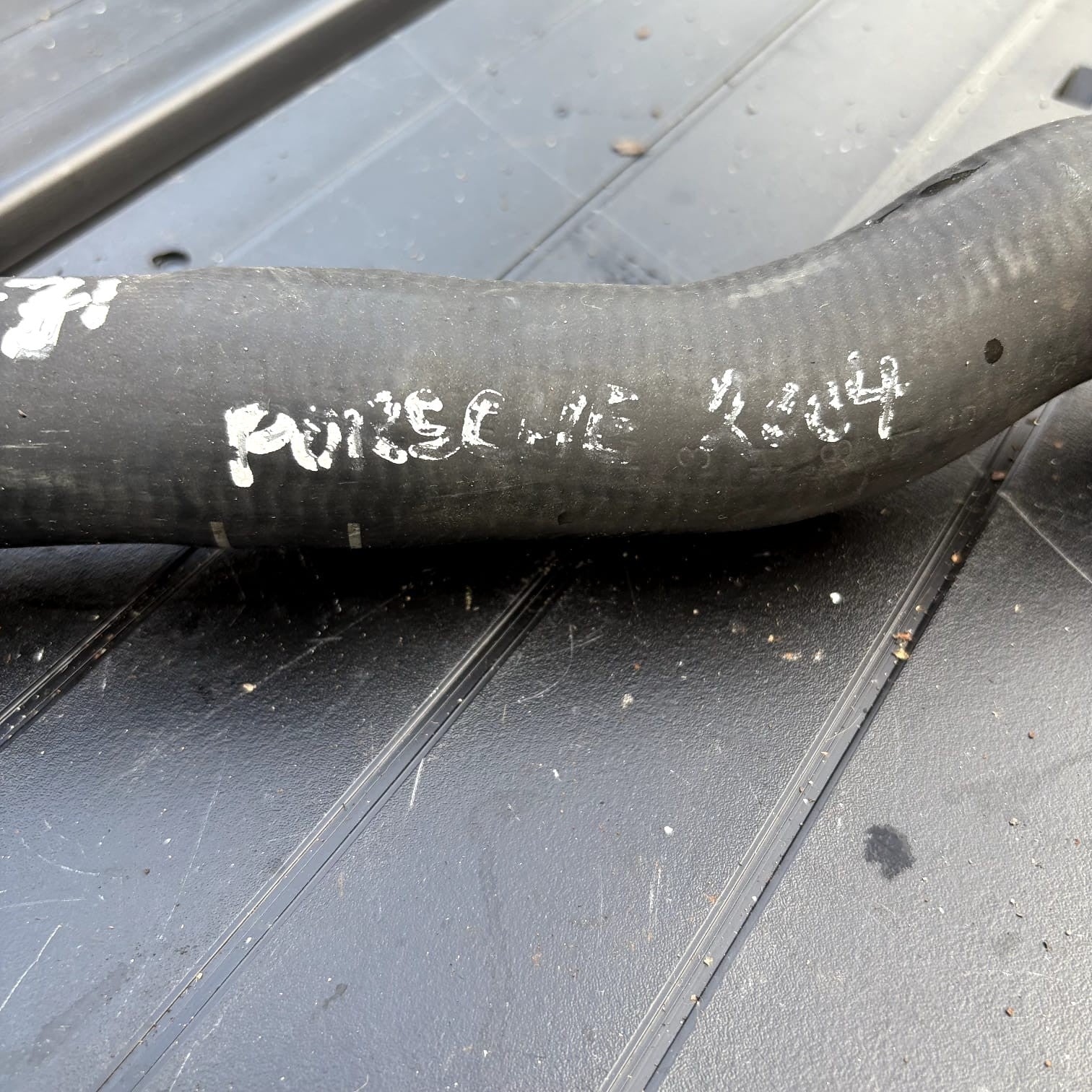 Porsche Cayenne 955 957 3.2 Radiator Coolant Water Pipe Top Hose 7L0122101E 2004