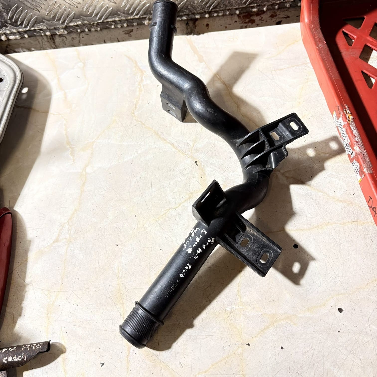 PEUGEOT 1007 1.6 PETROL WATER PIPE 9640621780