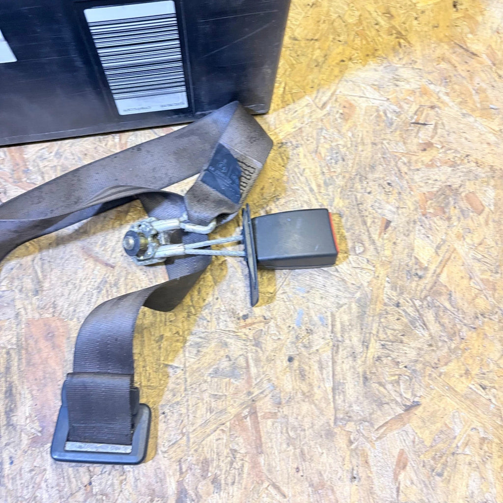 Audi A4 B6 B7 2000-08 Rear Centre Middle Seat Belt Strap Buckle Catch 8E0857713