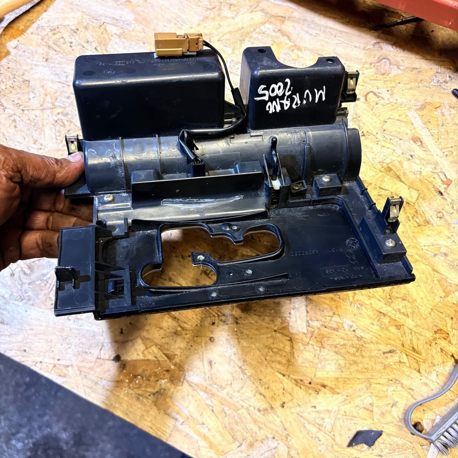 2005NISSAN MURANO GEAR SELECTOR SURROUND TRIM PANEL AUTOMATIC MK1 Z50 P13711