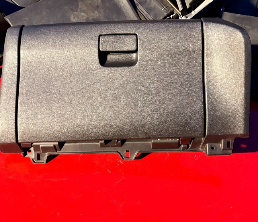HONDA HR-V MK2 INTERIOR GLOVE BOX COMPARTMENT C222-5211-100 2018