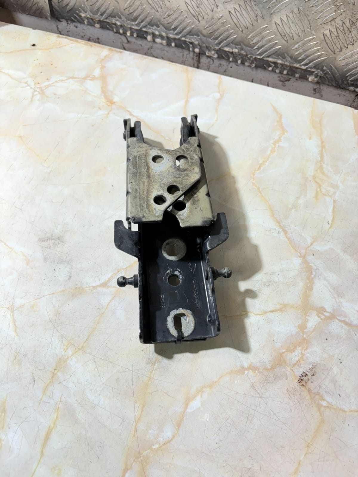 JAGUAR X-TYPE BONNET HINGE FRONT LEFT 1X43-16800-AH 2006