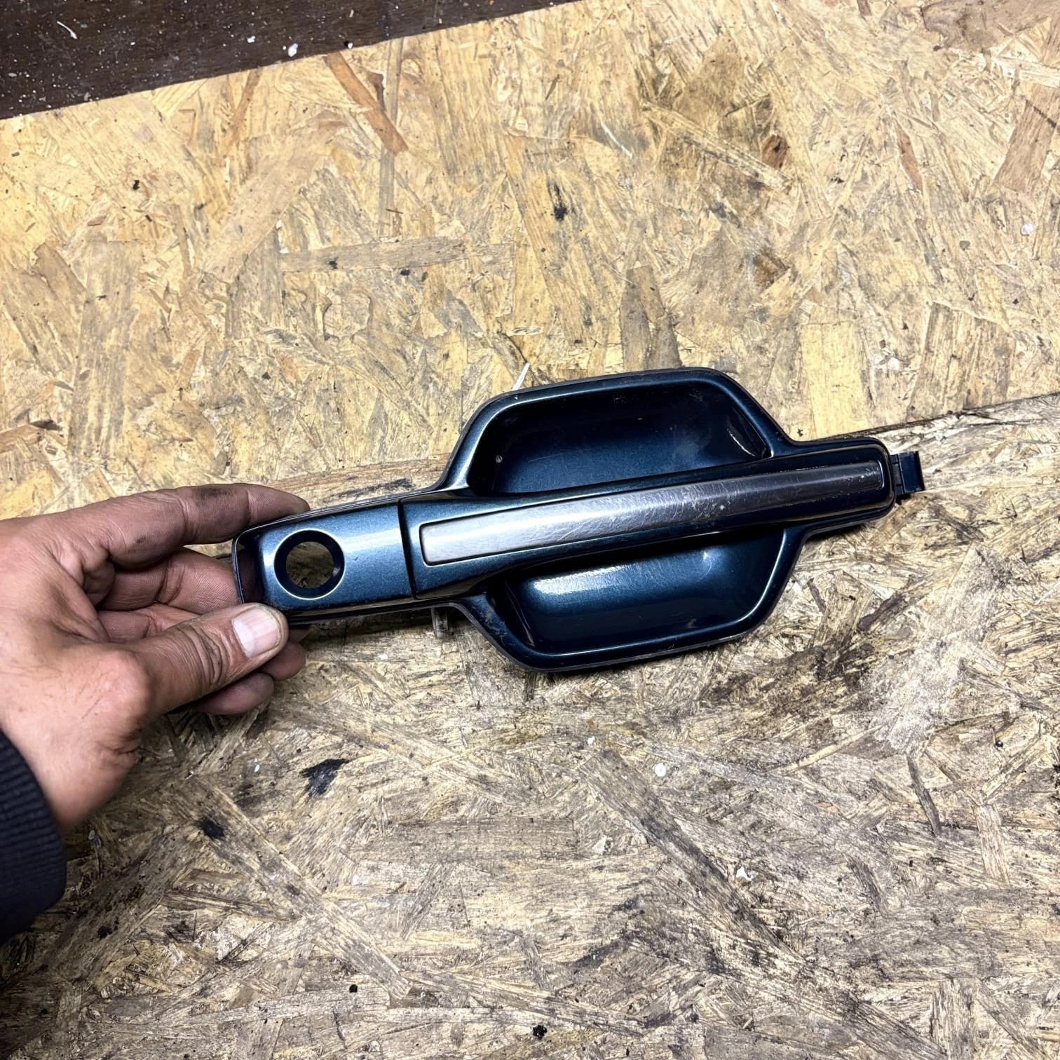 Mitsubishi Shogun Pajero Mk3 2000-2006 Front Left Door Handle Blue V68W V78W