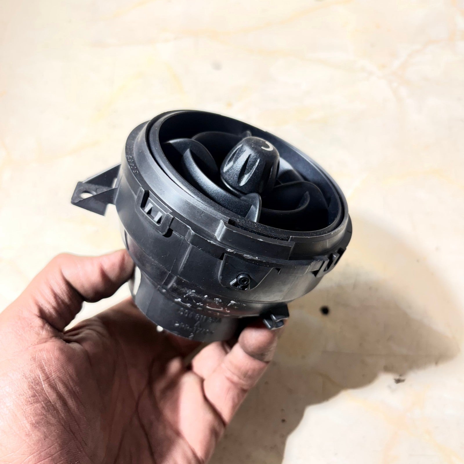 MINI ONE COOPER R56 PASSENGER LEFT AIR VENT 925401200 21086 2013 TO 2019
