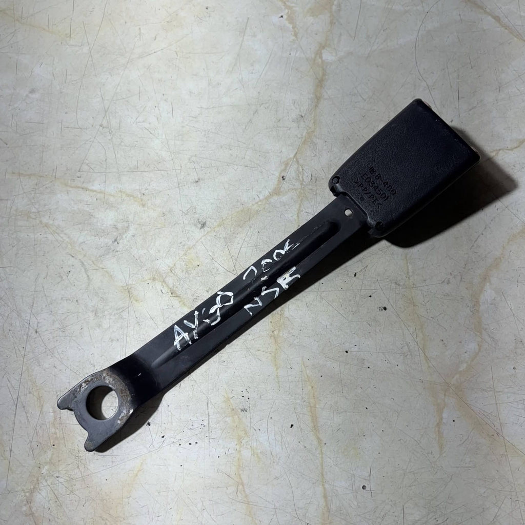 2005 PEUGEOT 107 FRONT SEAT BELT STALK RH NSF 3 DOOR HATCHBACK E034501