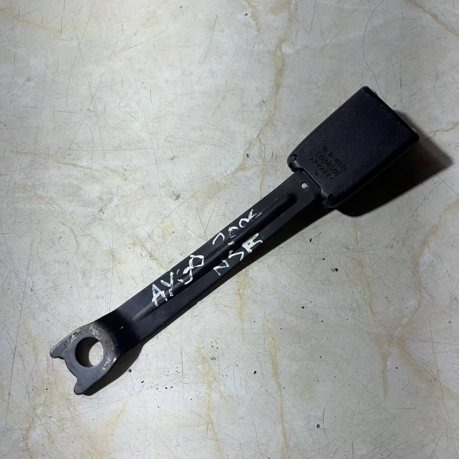 2005 PEUGEOT 107 FRONT SEAT BELT STALK RH NSF 3 DOOR HATCHBACK E034501
