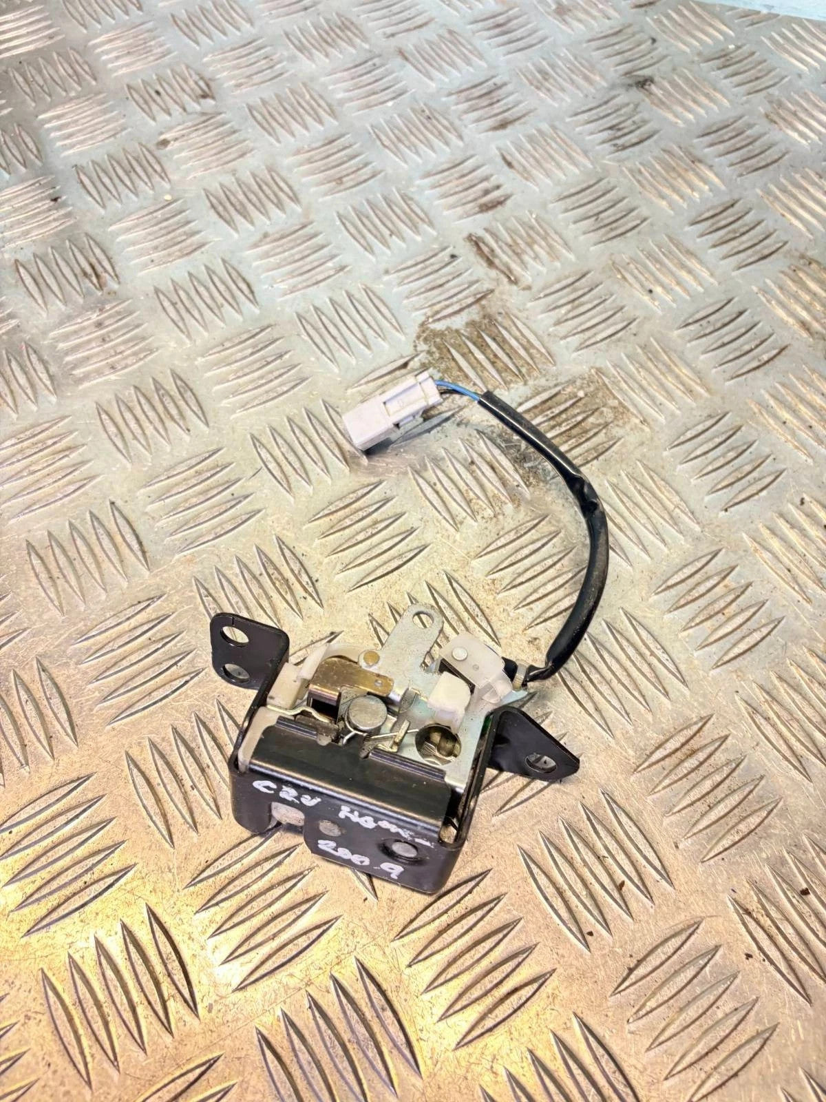 Rear Trunk Lid Lock Latch for Honda CR-V 2009