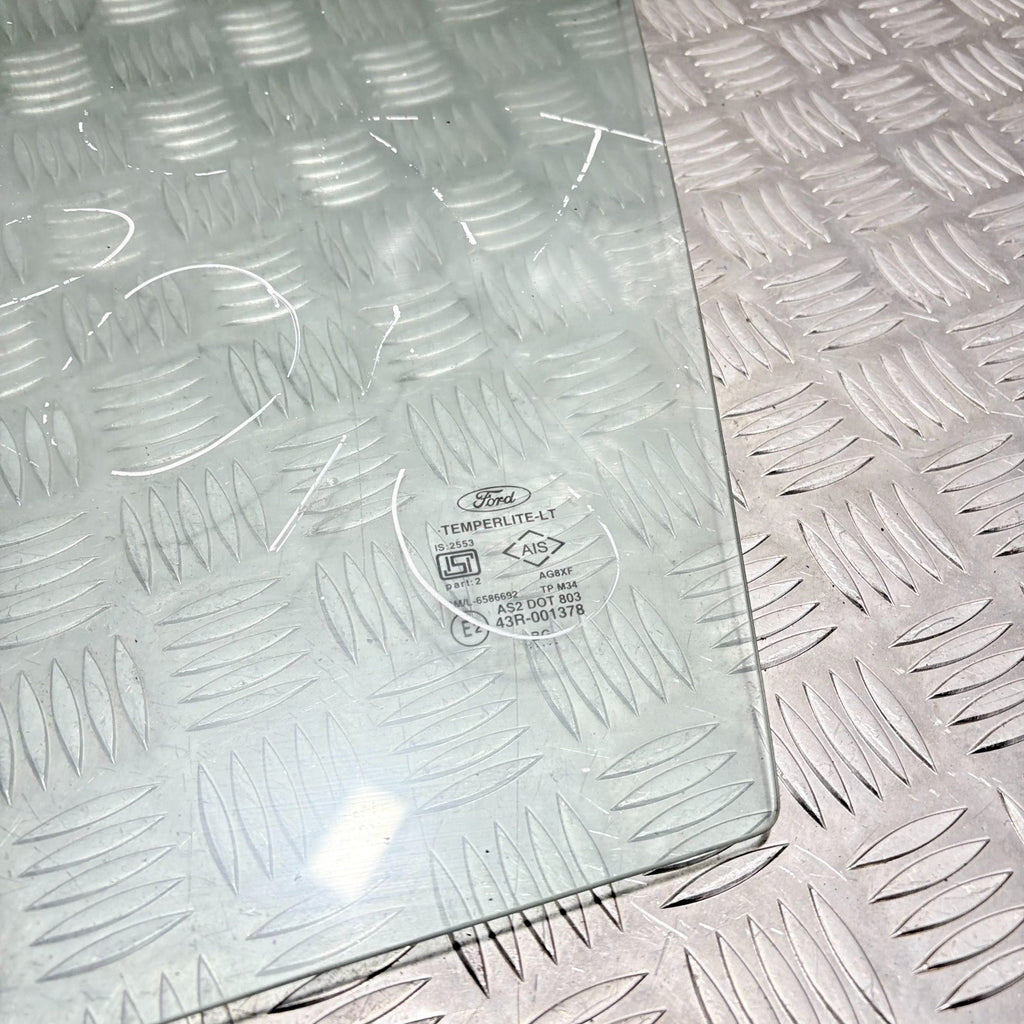 FORD FIESTA 2010 LEFT FRONT PASSENGER SIDE DOOR GLASS