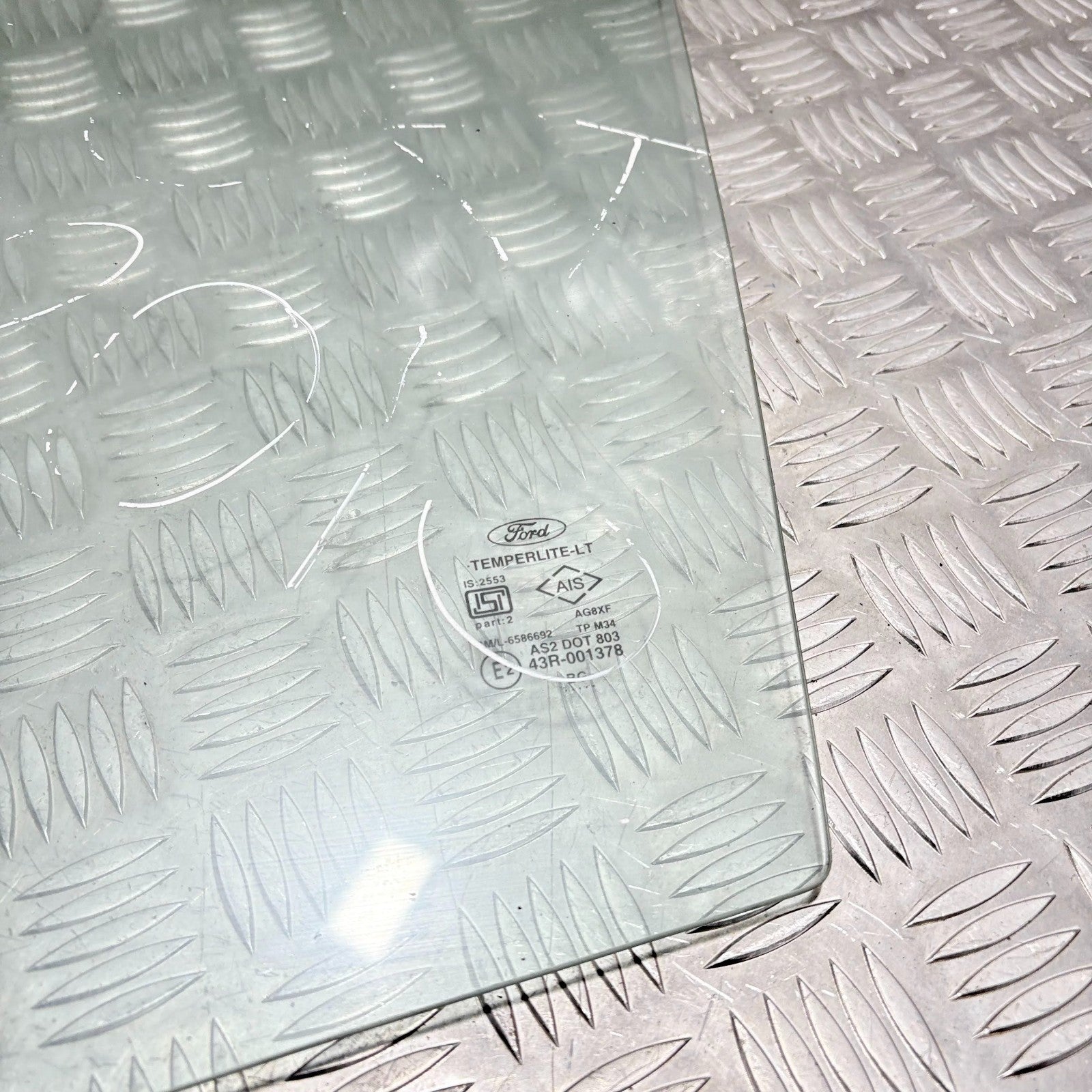 FORD FIESTA 2010 LEFT FRONT PASSENGER SIDE DOOR GLASS