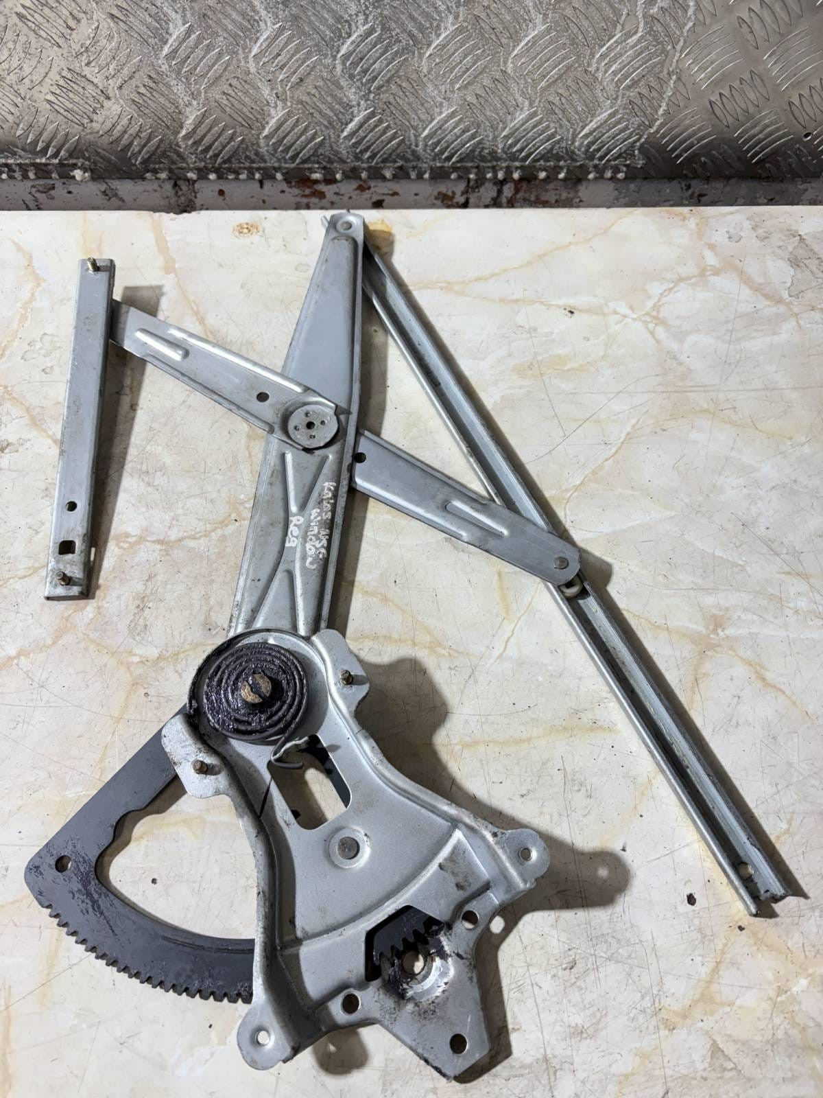 Chevrolet Kalos Passenger Side Front Electric Window Regulator