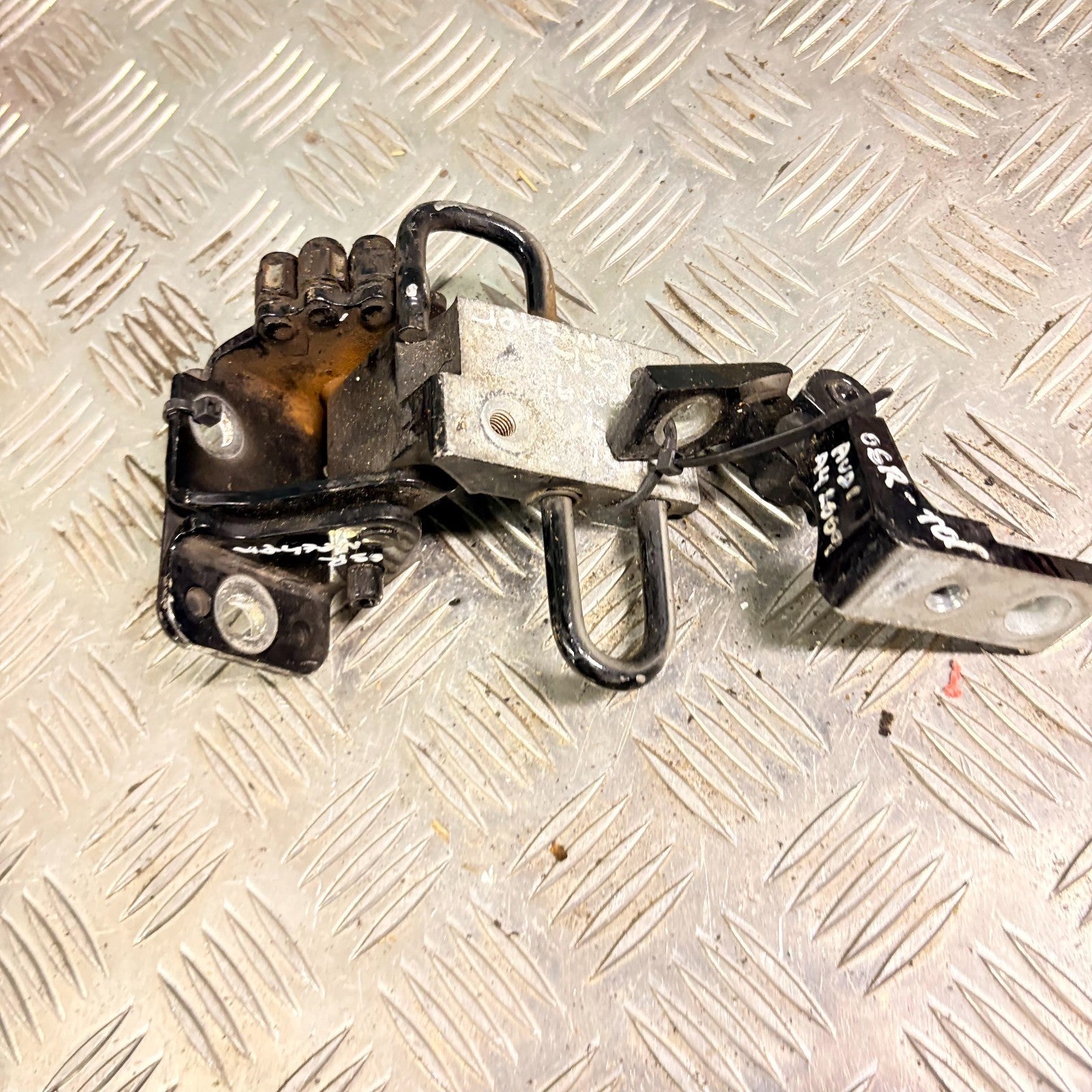 Audi A4 2009 Offside Driver Rear Side Door Hinges