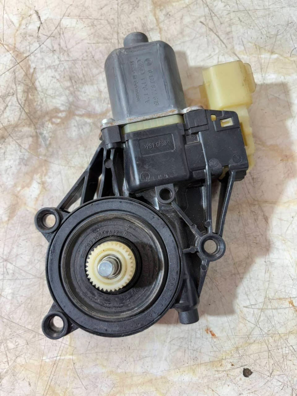 FORD FIESTA MK7 NSF PASSENGER WINDOW MOTOR 0130822618 8A61-14A389-B 2013