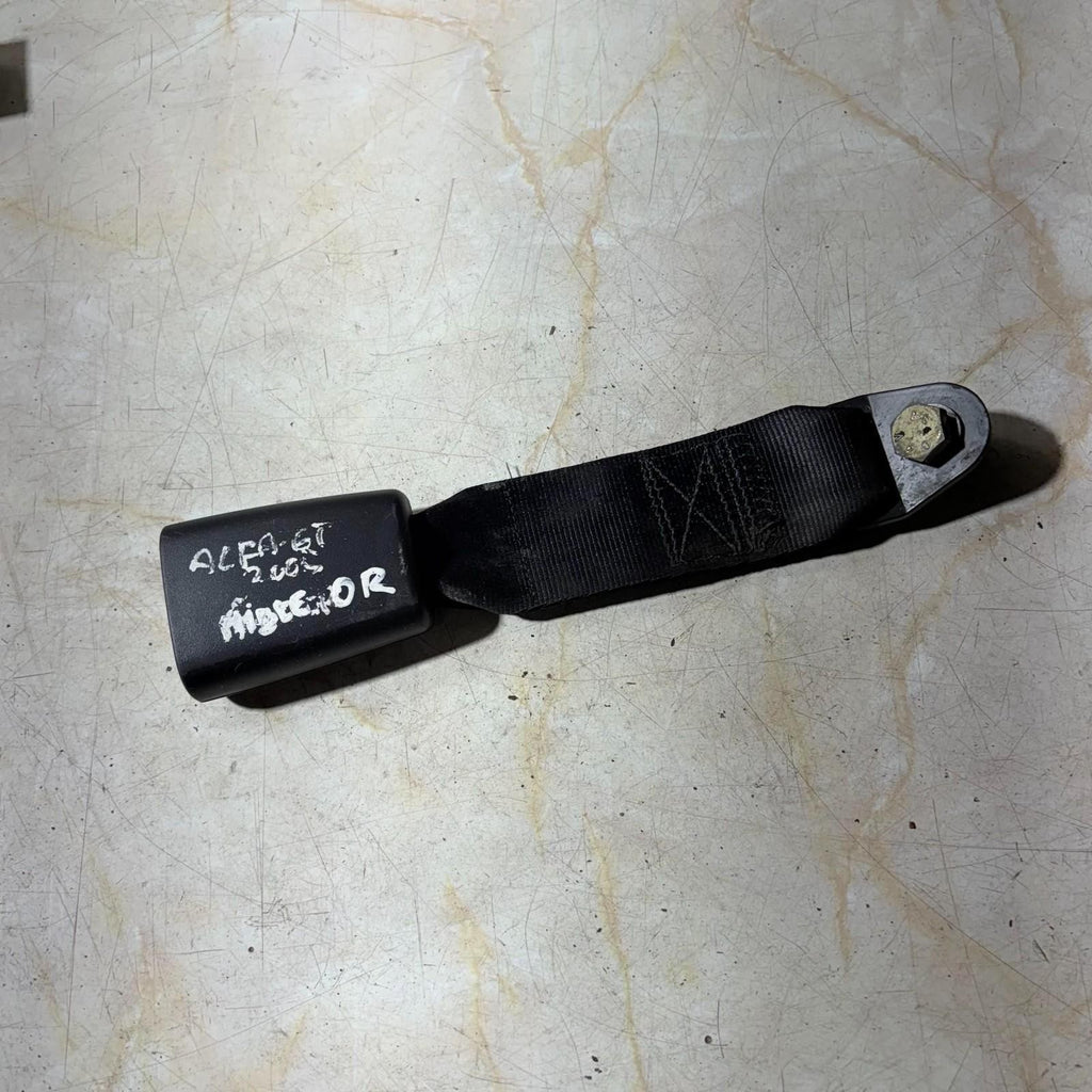 Alfa Romeo 2001-2006 Driver Side Rear Seatbelt Buckle 10447090