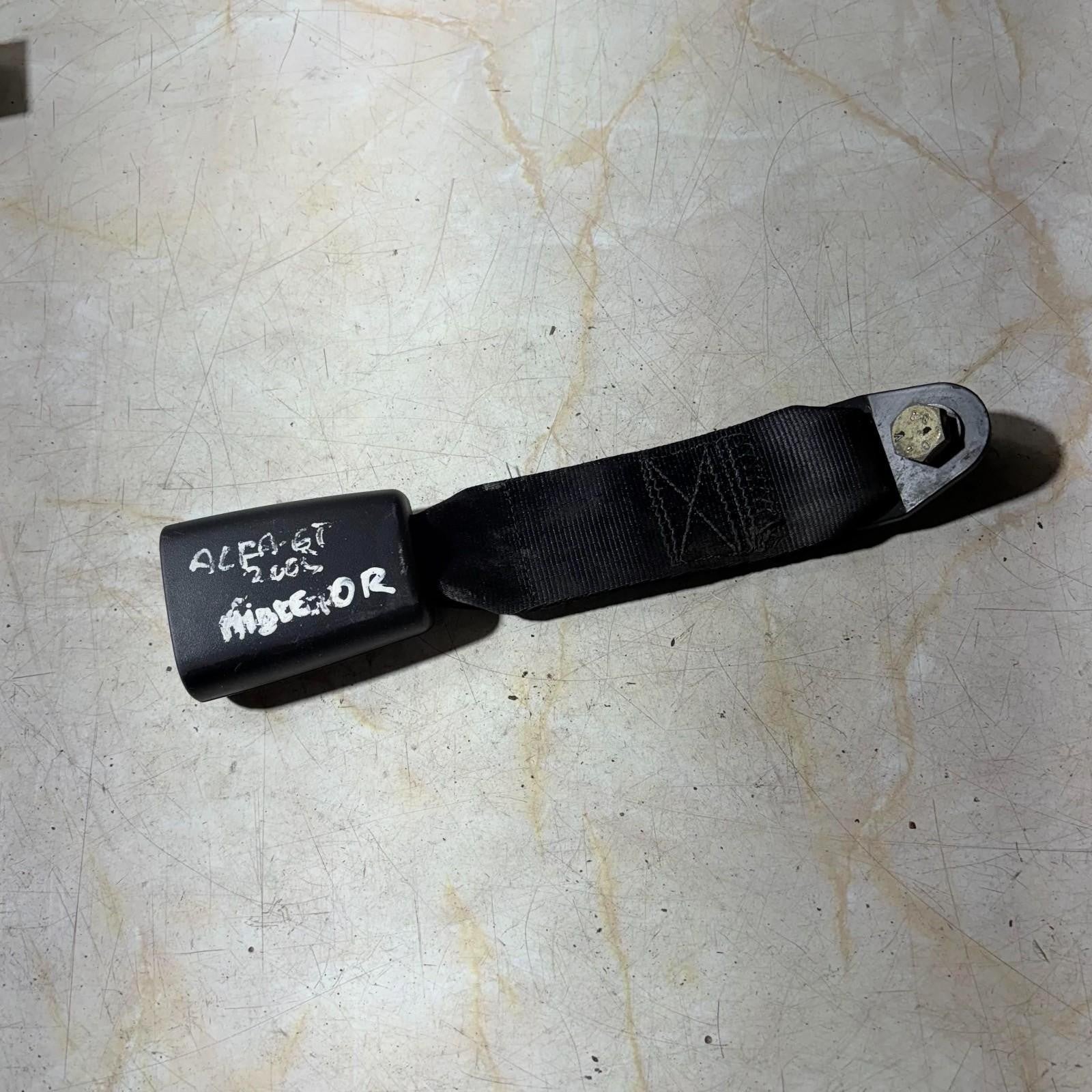 Alfa Romeo 2001-2006 Driver Side Rear Seatbelt Buckle 10447090
