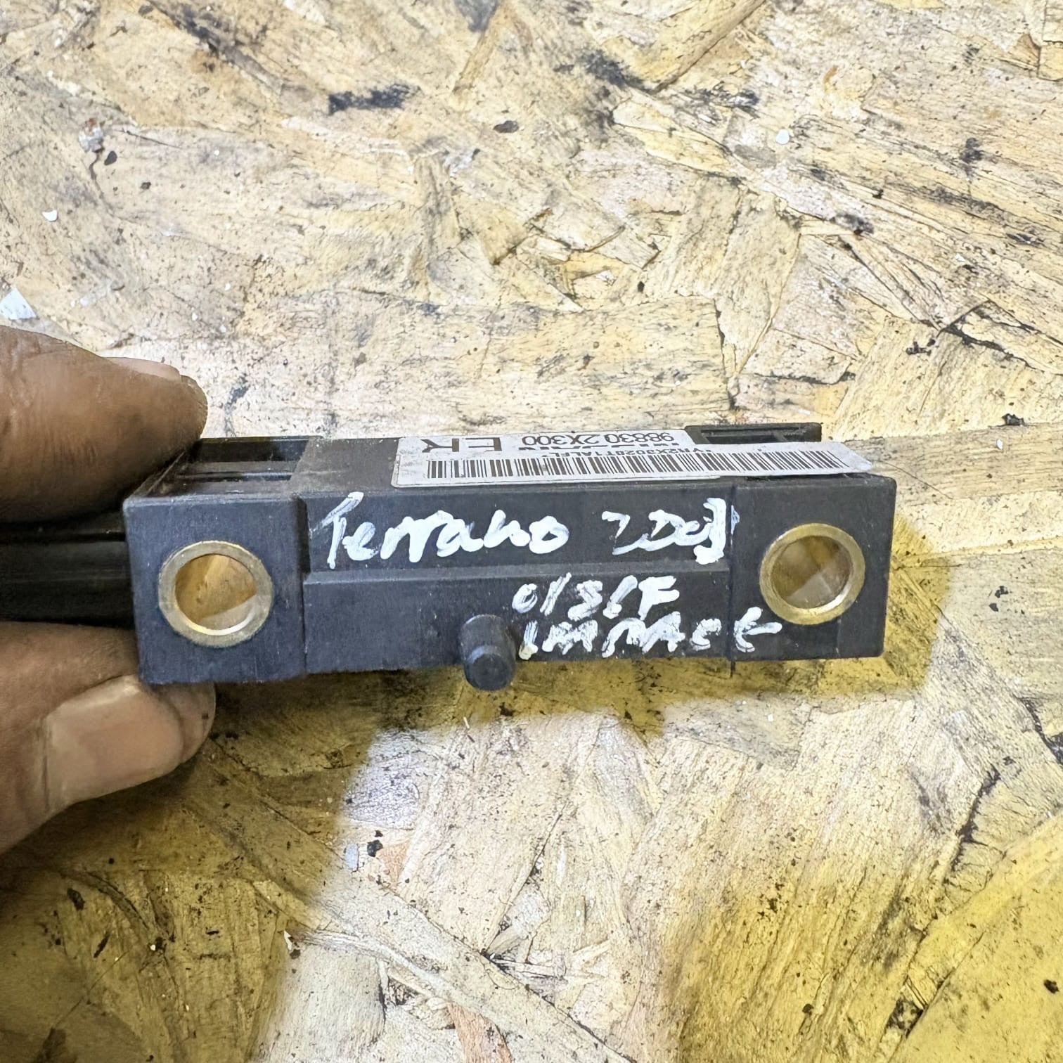 Nissan Terrano 2003 Deployment crash impact sensor 988302X300