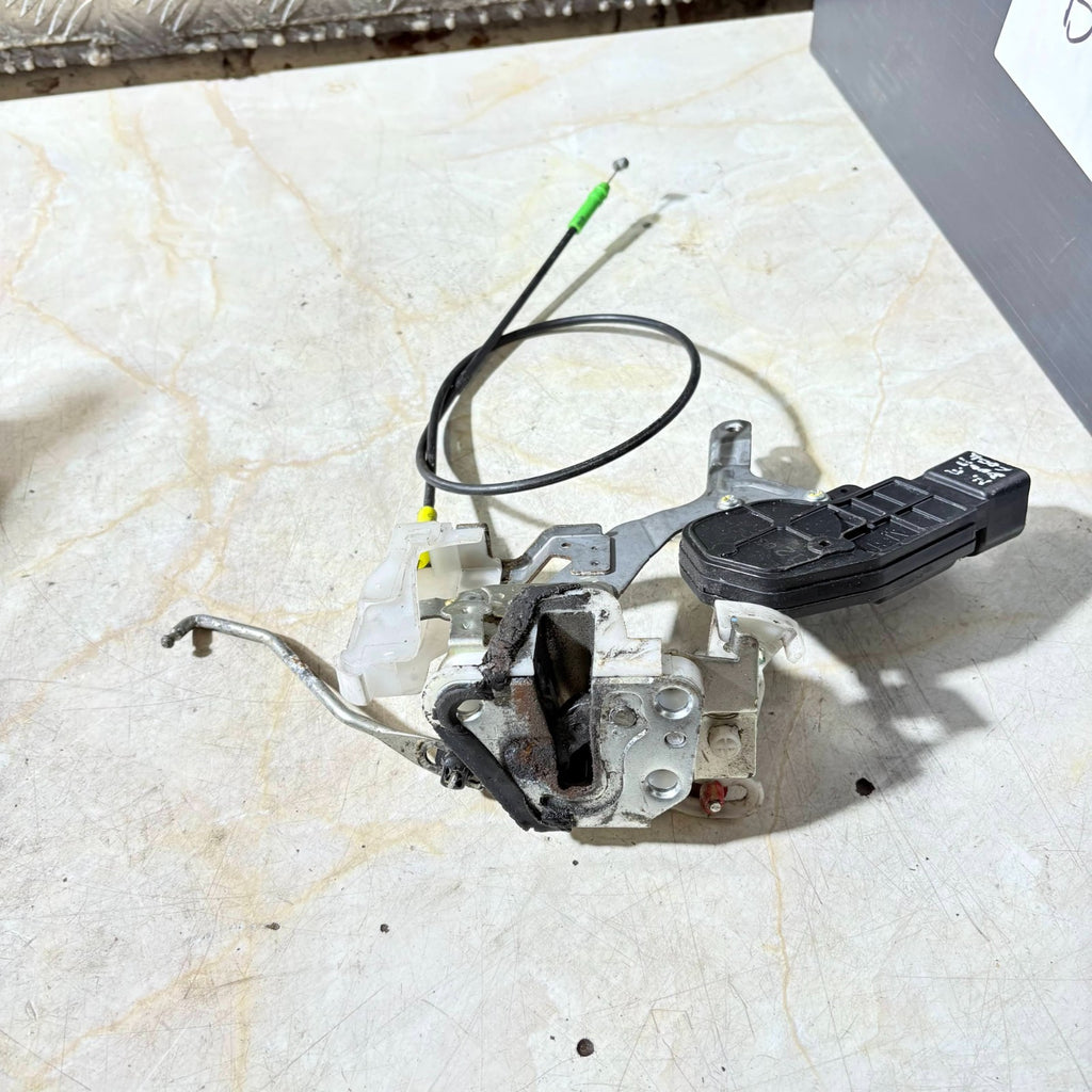 Peugeot 2006 Front Left Door Lock Mechanism