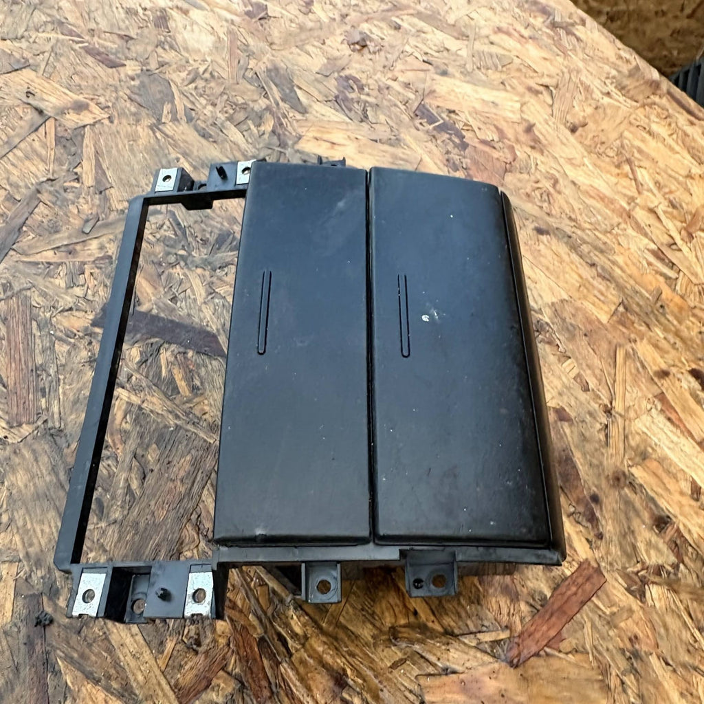 KIA SORENTO FRONT ASHTRAY STORAGE COMPARTMENT 2003 84570-3E000-PH