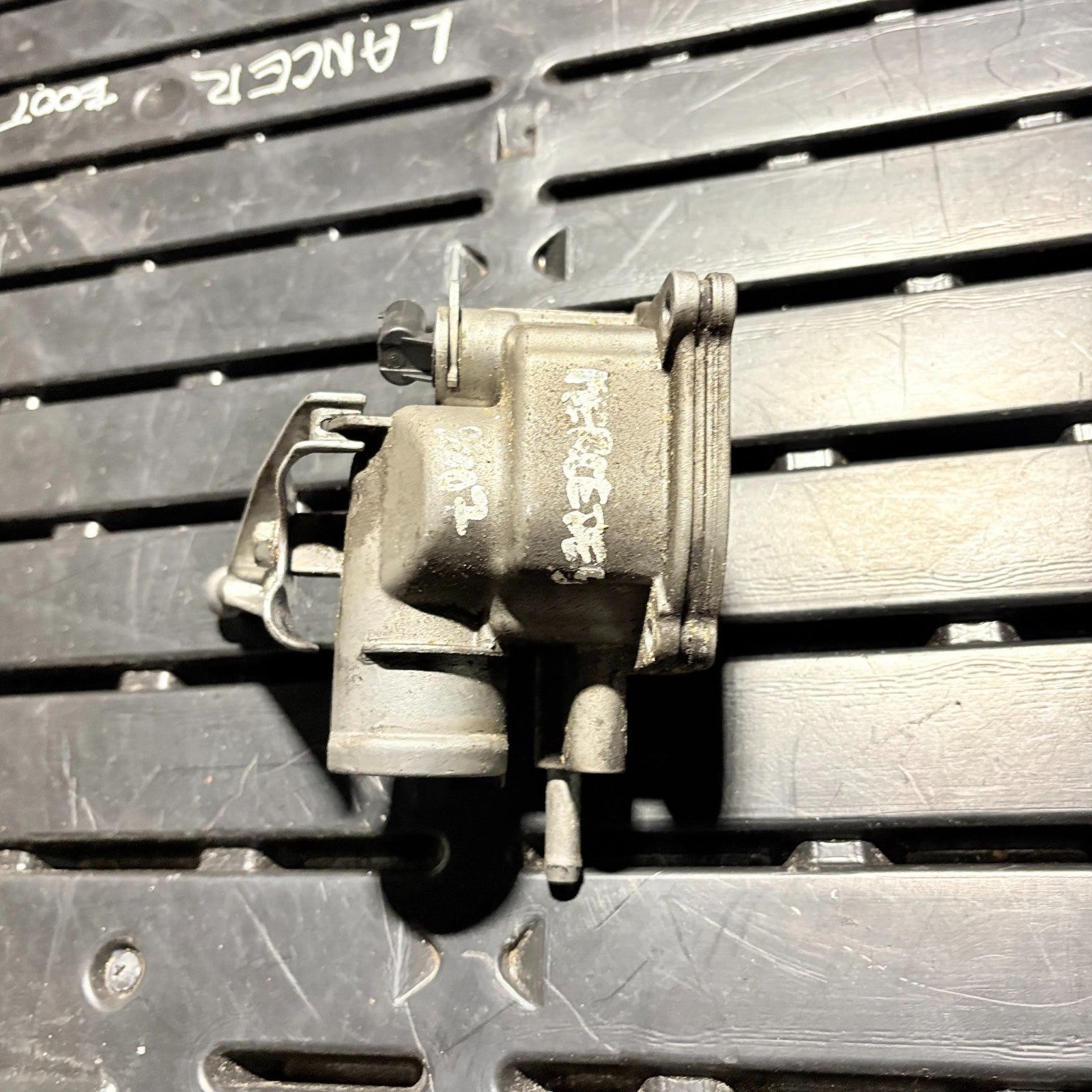 Mercedes C220 W204 2007-2014 THERMOSTAT HOUSING A646200