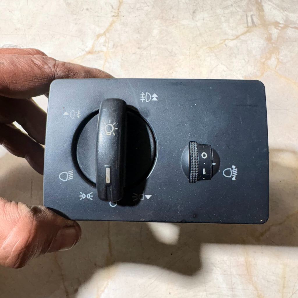 FORD FOCUS MK2 2005-2010 HEADLIGHT CONTROL SWITCH 4M5T-13A024-MA