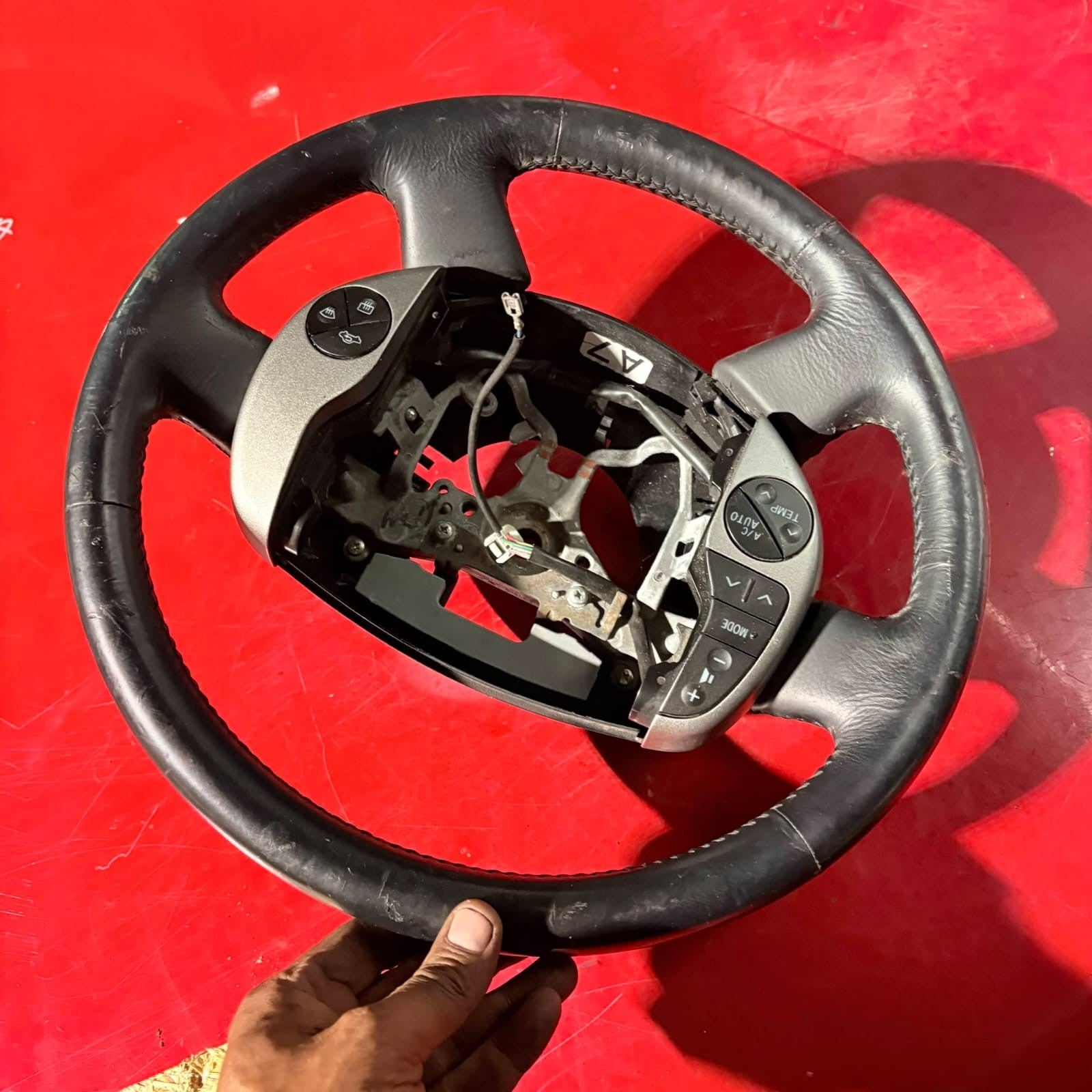 Toyota PRIUS 1.5 MULTIFUNCTION STEERING WHEEL LEATHER