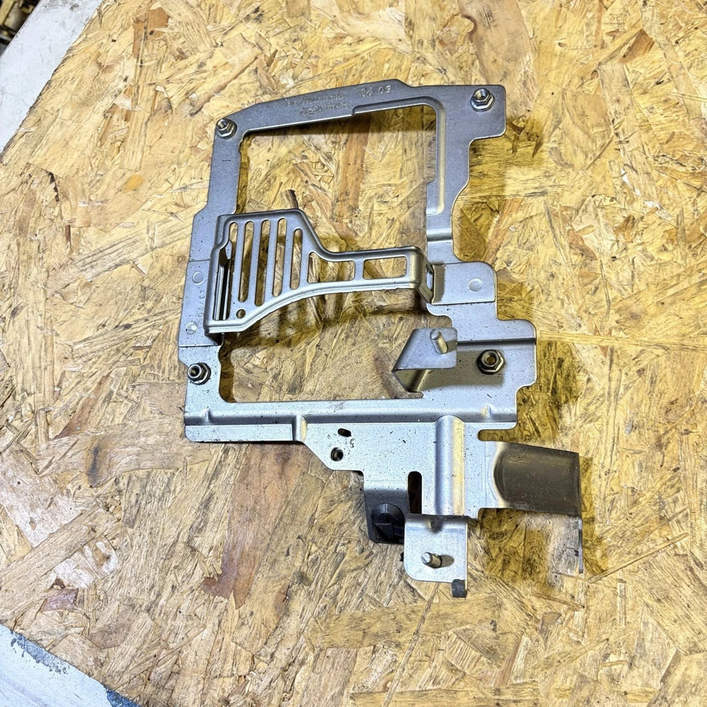 FORD FIESTA ST MK8 2018-2023 ENGINE BAY MODULE MOUNTING BRACKET M1BA3D121AE