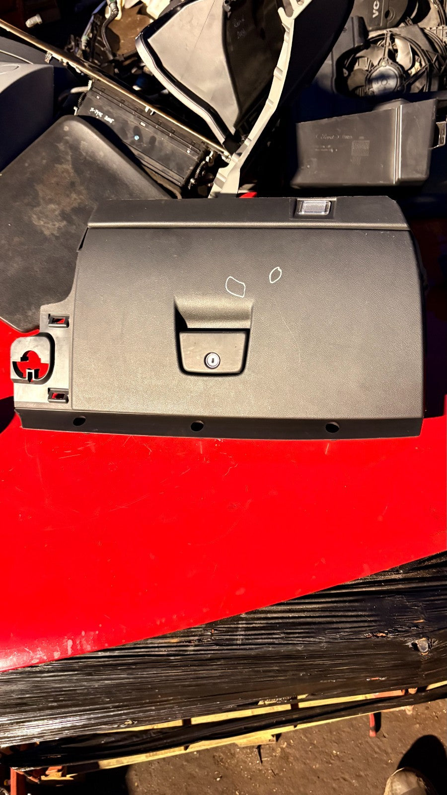 VOLVO V50 04-12 FRONT PASSENGER GLOVE BOX STORAGE COMPARTMENT 9481664