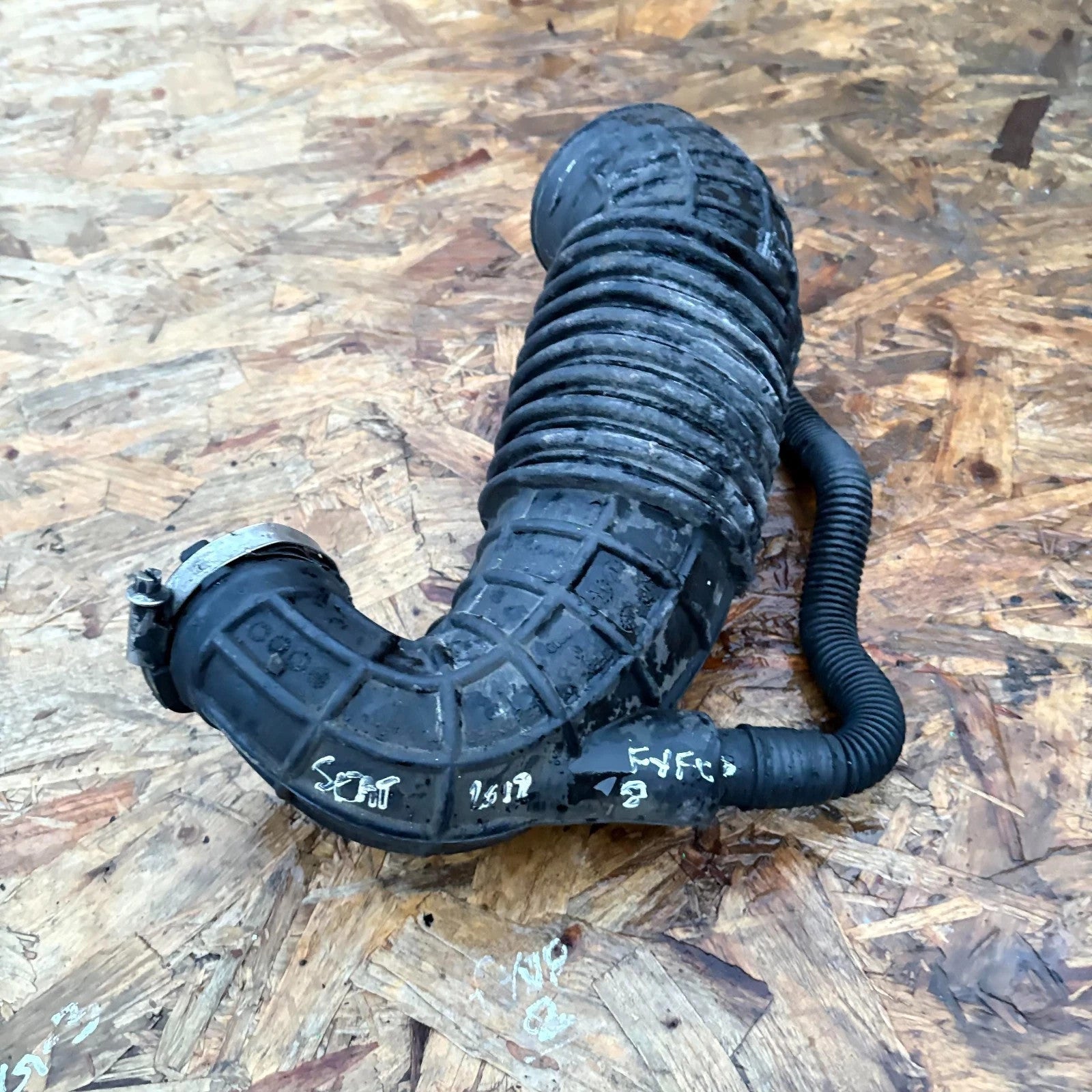 SEAT Leon Mk3 5F Turbo Intake Hose Air Inlet Pipe 2012-2020