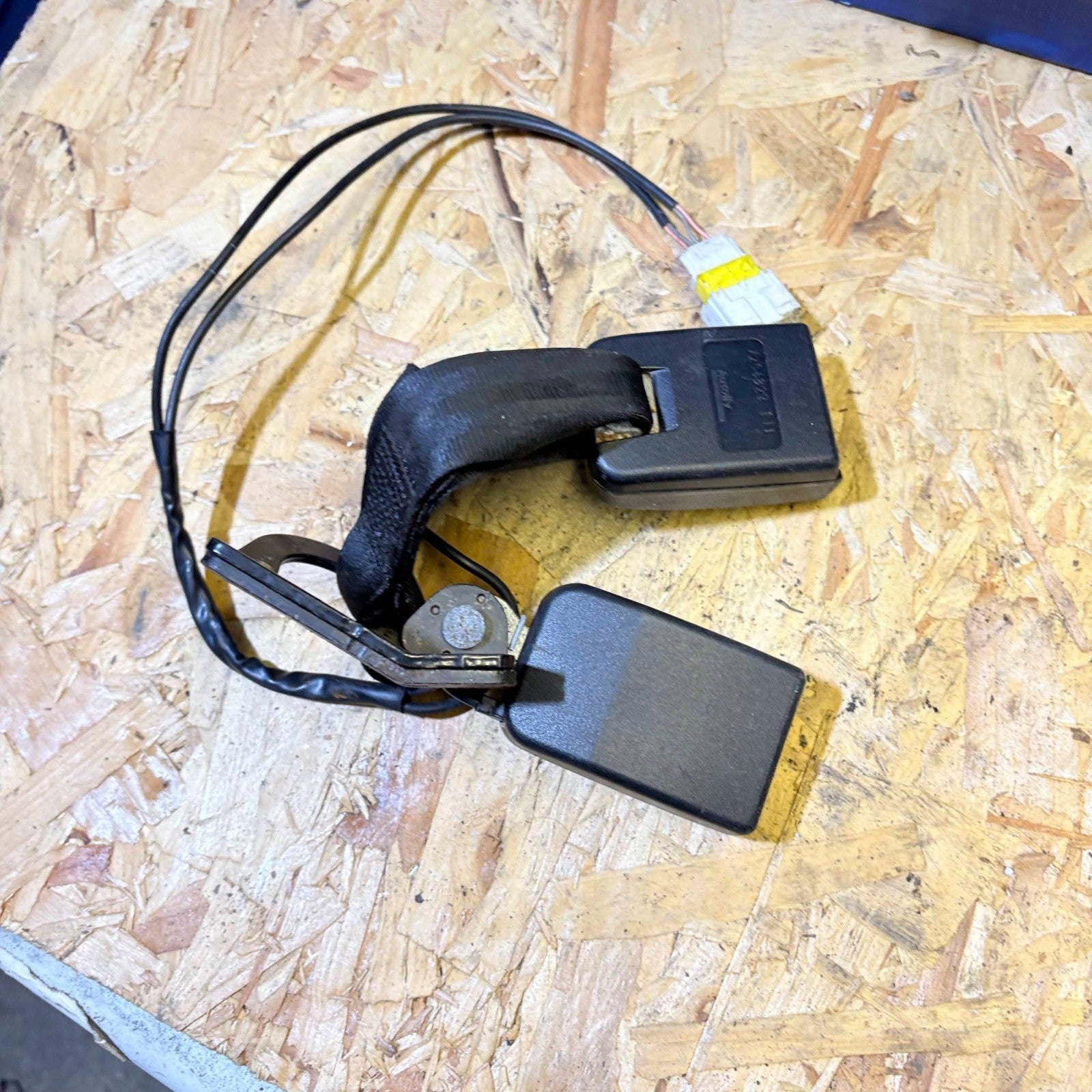 2008 CITROEN C4 OSR REAR DRIVER SIDE SEAT BELT STALK BUCKLE