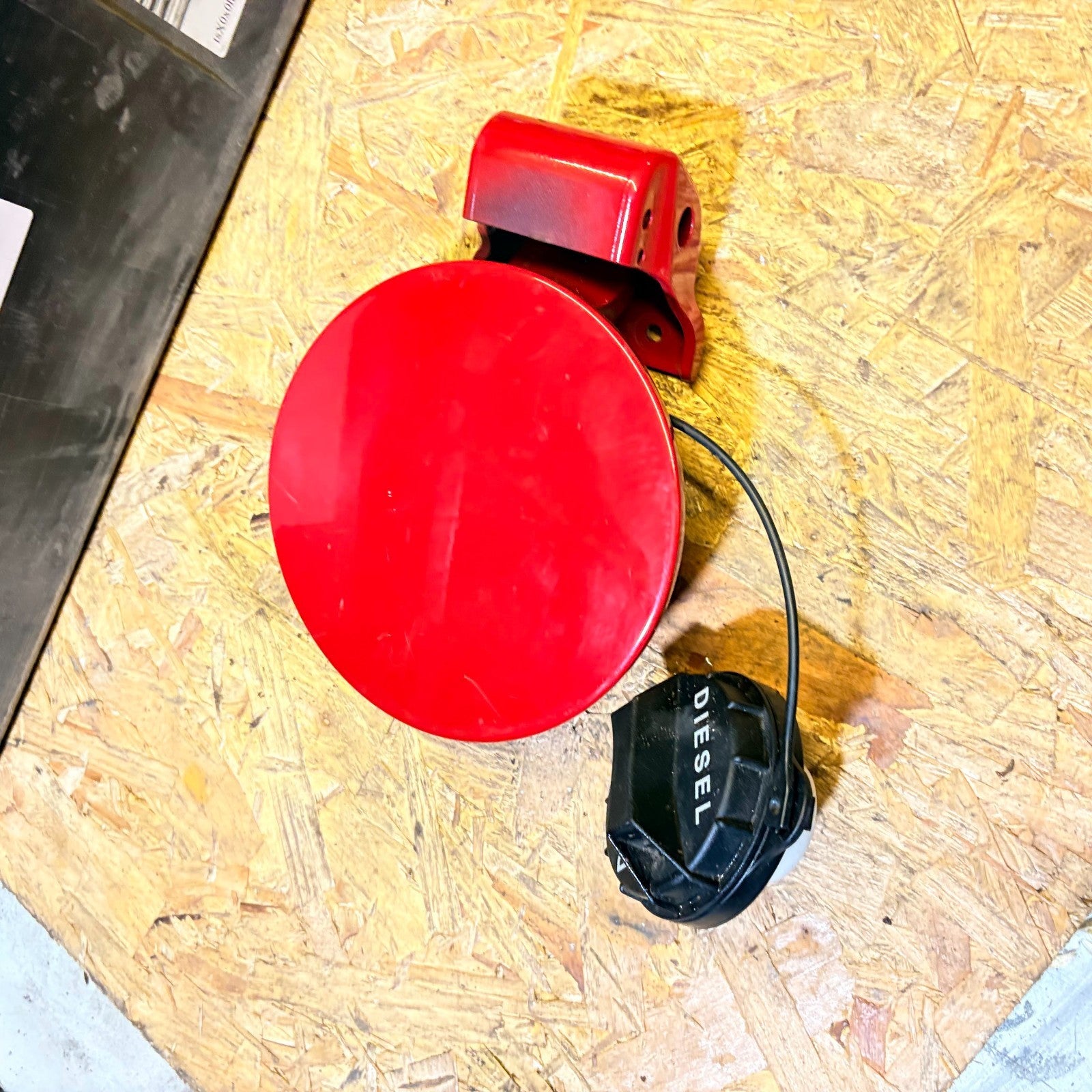 KIA SOUL FUEL FILLER FLAP WITH CAP 08-14