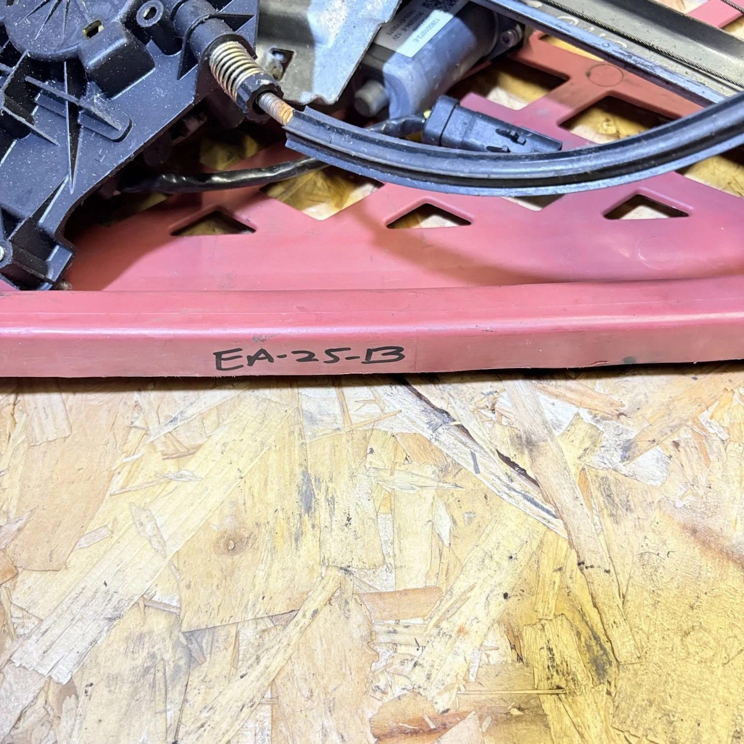 Suzuki SX-4 WINDOW REGULATOR MOTOR PASSENGER FRONT SIDE 2010