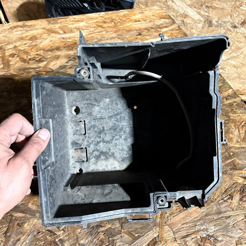 MINI COOPER R52 CONVERTIBLE 2004-2008 BATTERY BOX 6924892