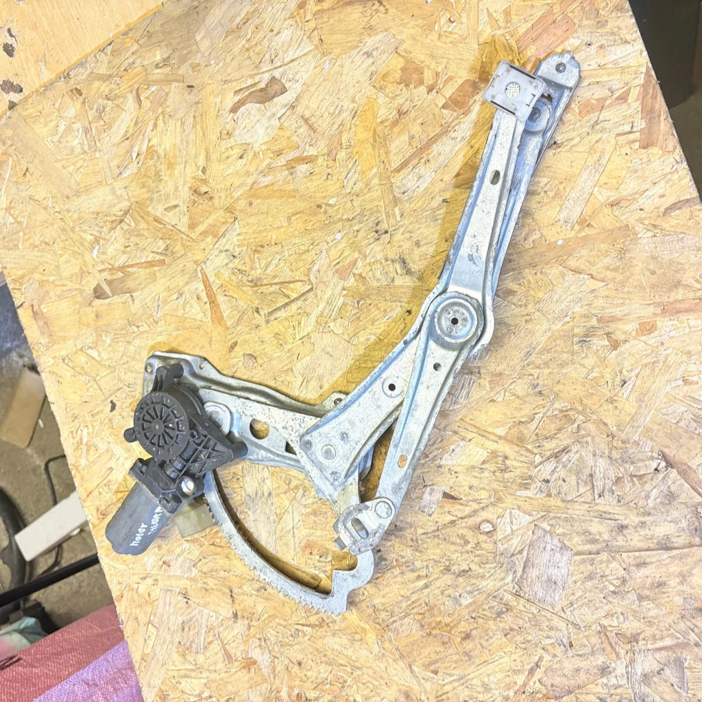 Mercedes C-Class W202 1993-2000 Front Left Window Regulator Motor Brose