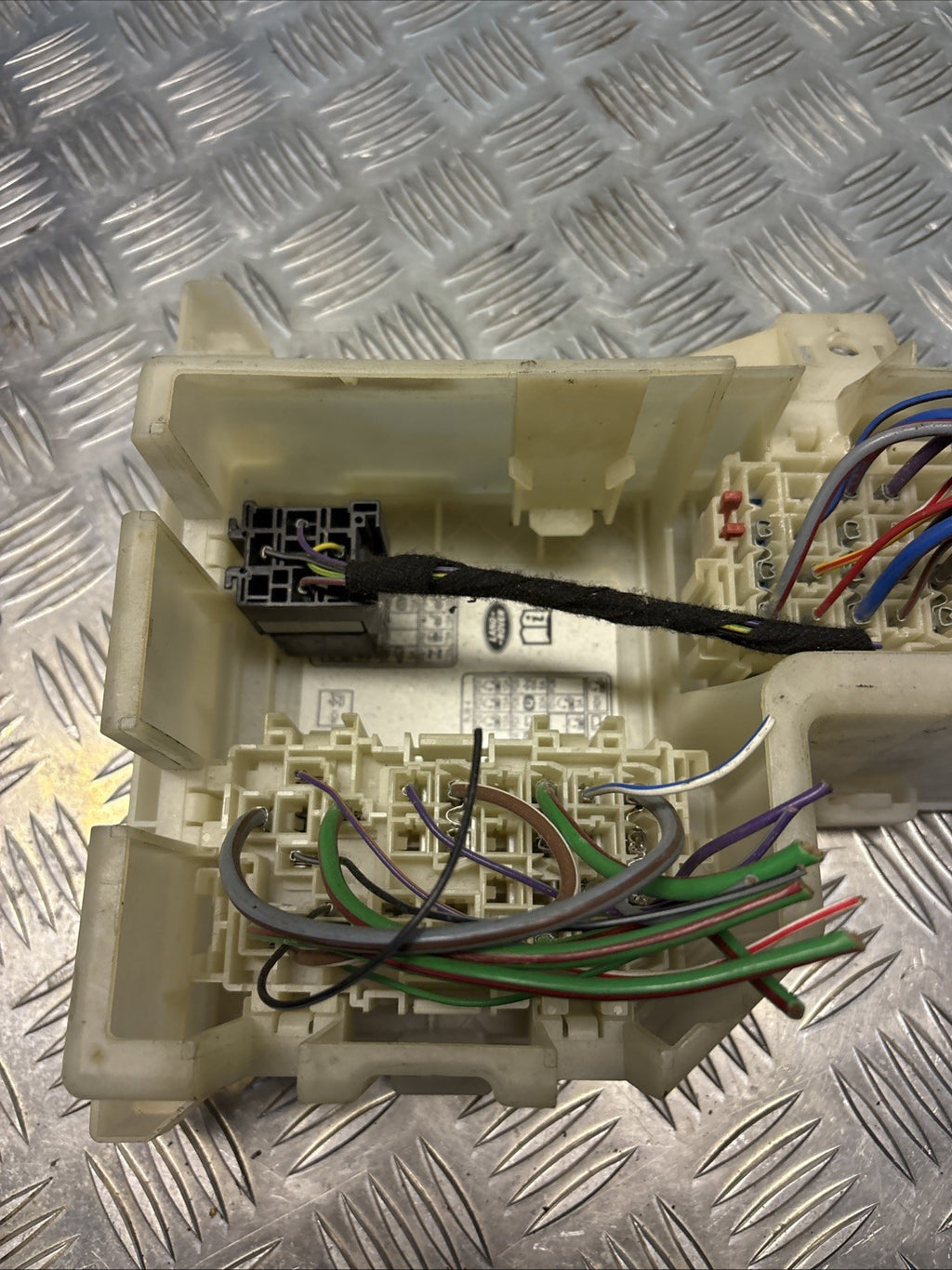 2009 LAND ROVER FREELANDER 2 HST FUSE BOX