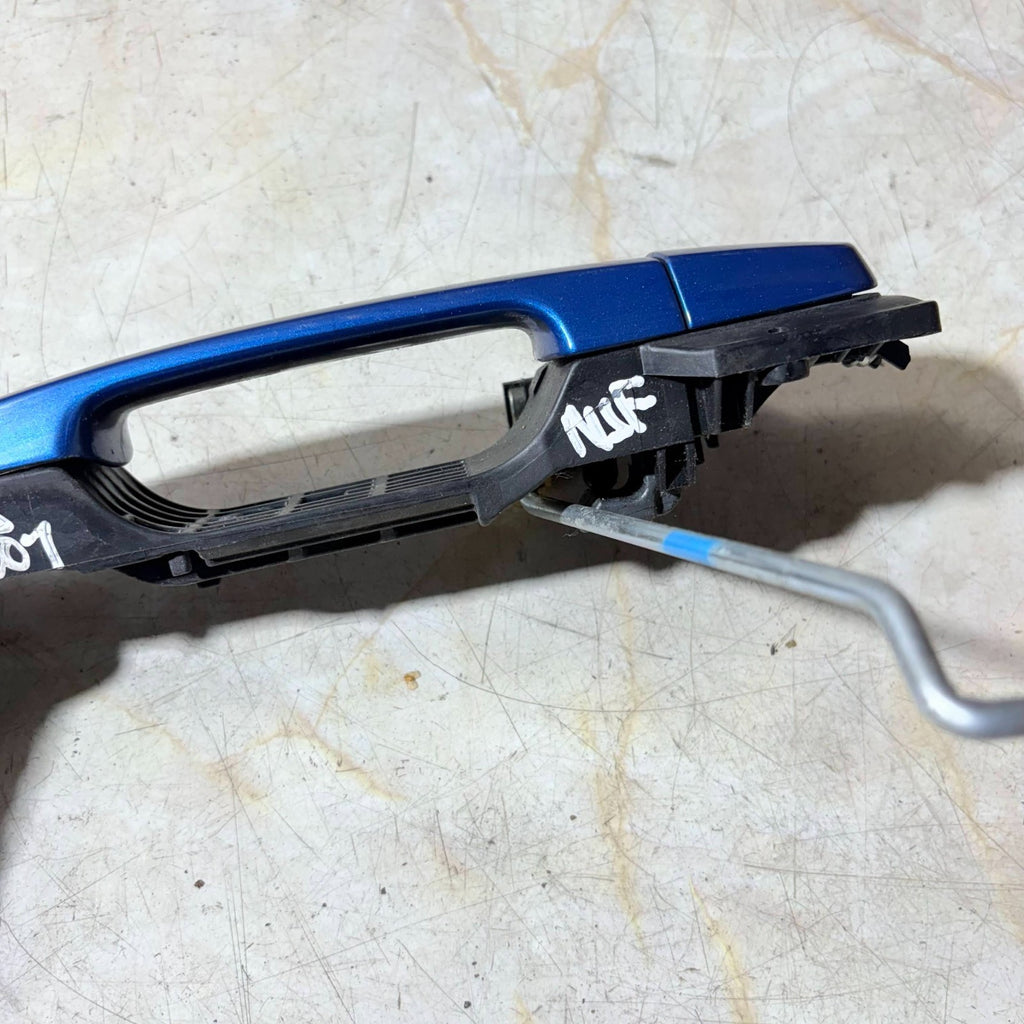 Toyota Yaris Mk2 XP90 2005-2011 Front Left Exterior Door Handle Blue