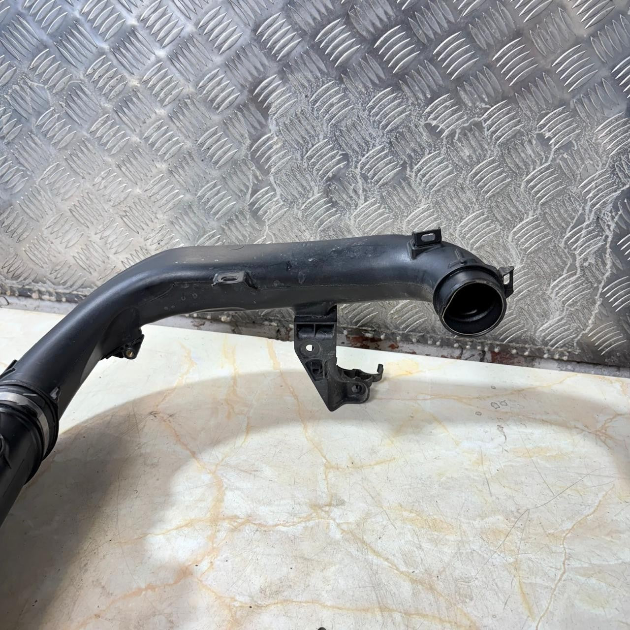 LAND ROVER RANGE ROVER EVOQUE AIR INTAKE PIPE BH52906119