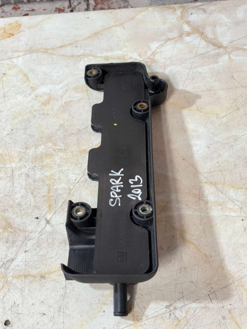 Chevrolet spark 2013 m300 1.2 16v cover top engine 96863395