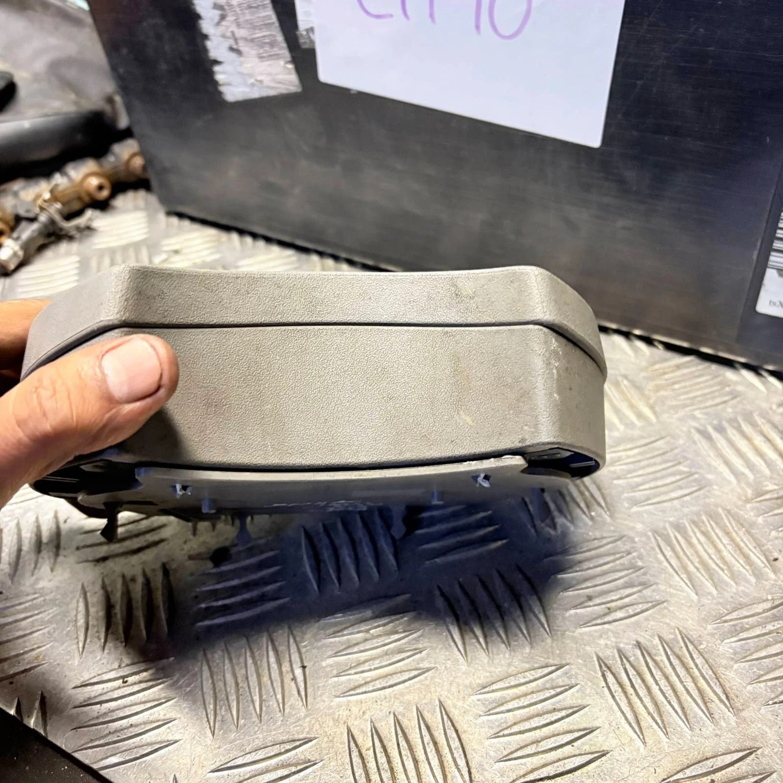 VW New Beetle 2002-2010 Centre Console Front Drinks/Cup Holder Grey 1C2862531B