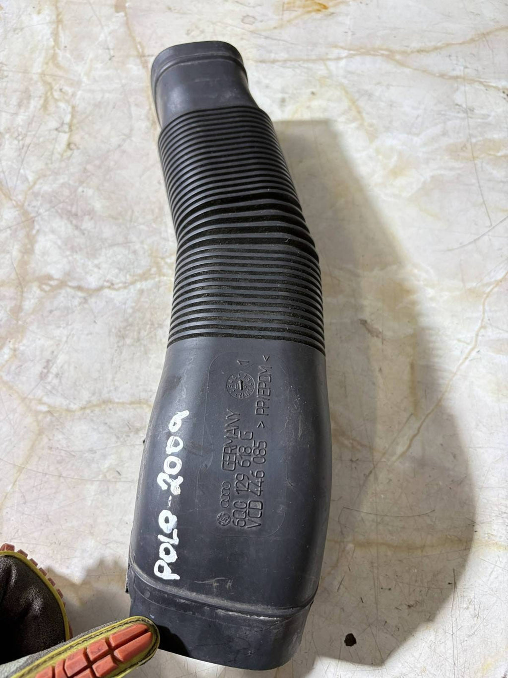Skoda Roomster (5J) 2009 Diesel air intake hose pipe 6Q0129618G SKU27628