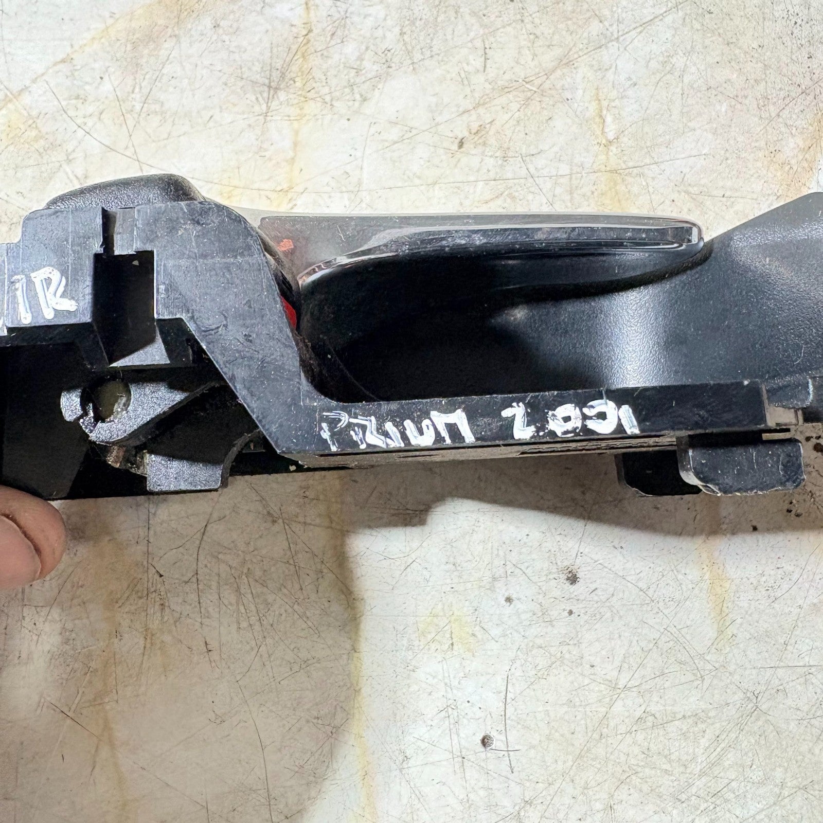 TOYOTA PRIUS MK1 INTERIOR DOOR HANDLE REAR RIGHT DRIVER SIDE 1997-2003