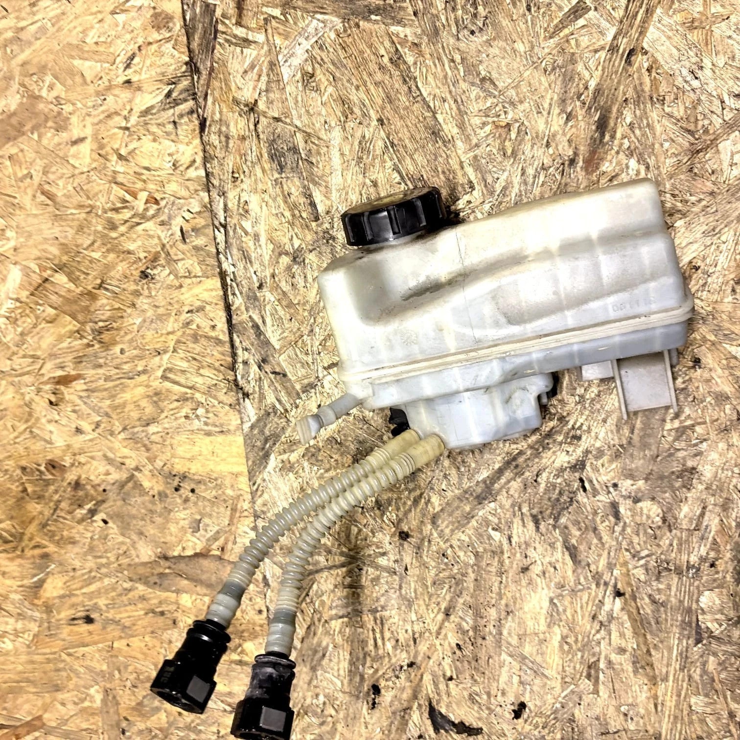 VAUXHALL MERIVA B MK2 1.4 2011 - BRAKE FLUID RESERVOIR 32666979