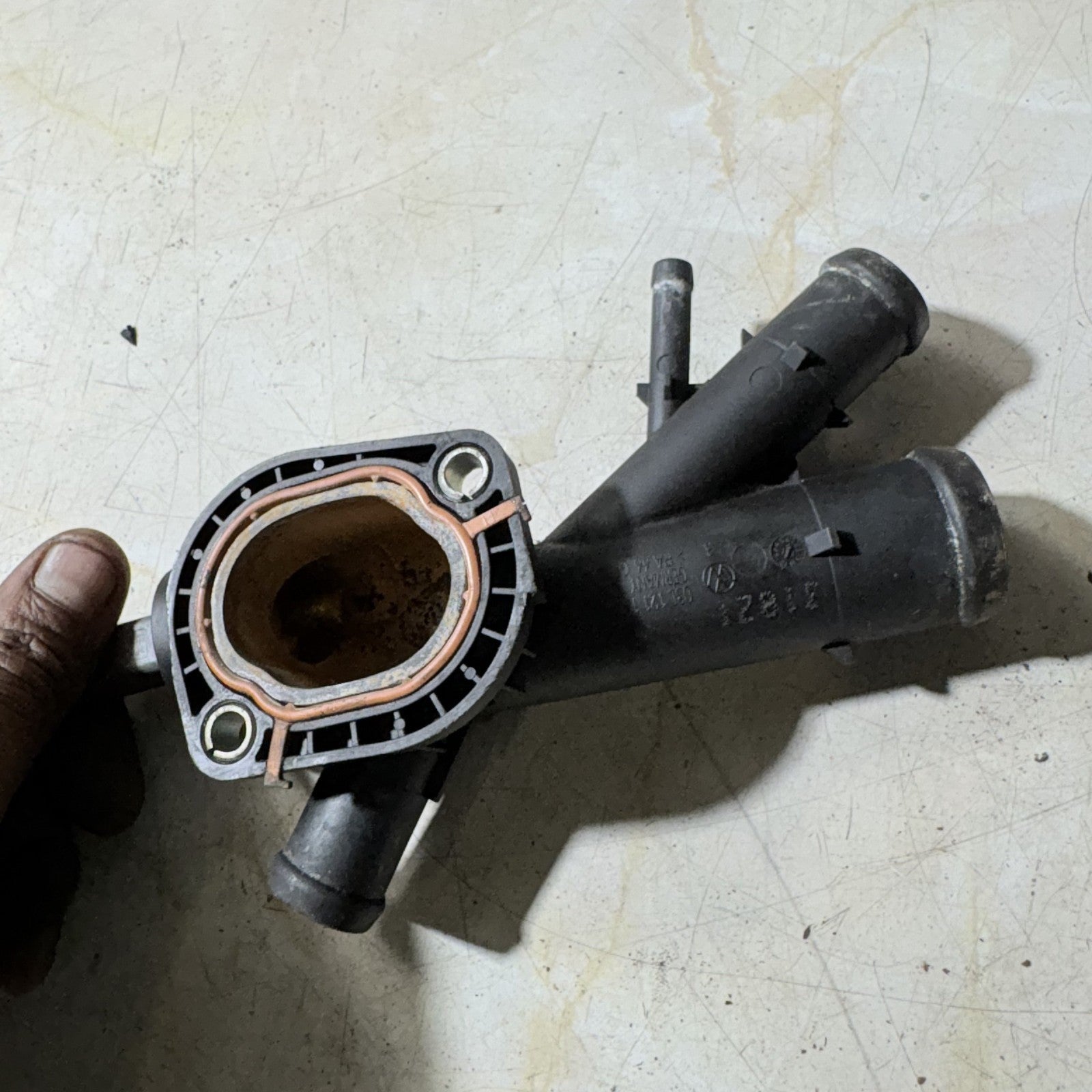 2008-2015 VOLKSWAGEN CADDY THERMOSTAT PIPE FLANGE 03L121131AA