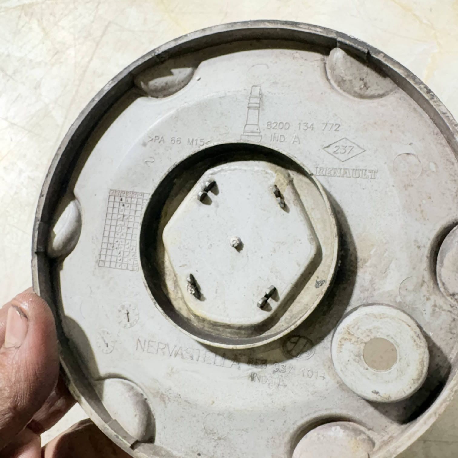 Renault Megane Mk2 02-08 Scenic Mk2 03-09 Nervastella Centre Cap 8200134772