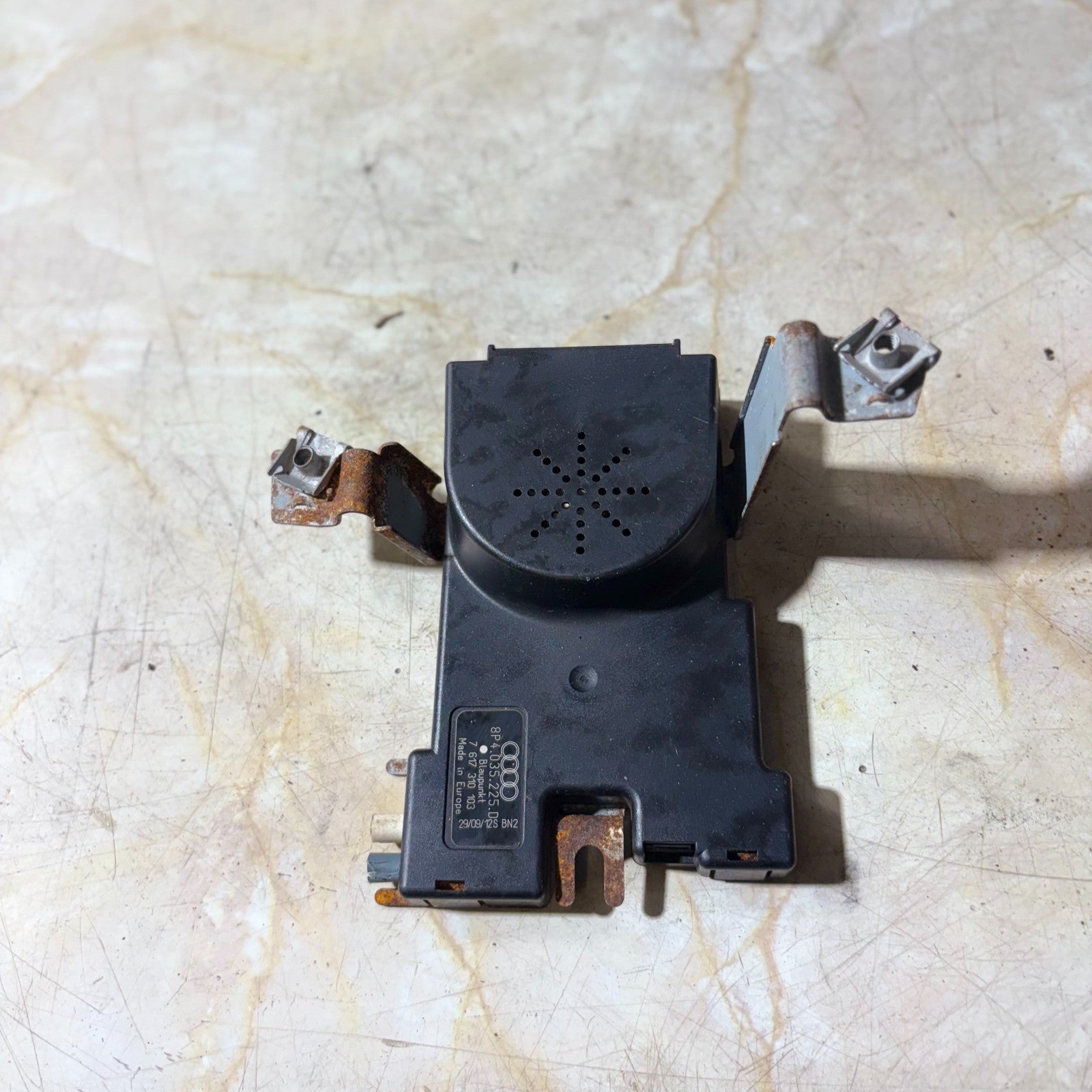 Audi A3 8p 2006-2012 ANTENNA AMPLIFIER MODULE 8P4 035 225 D