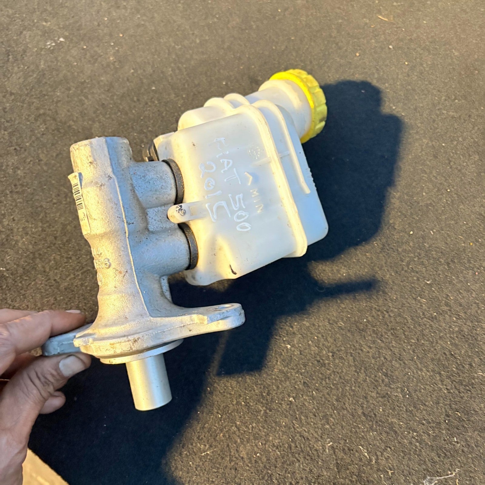 Fiat 500 (312) Brake Master Cylinder + Reservoir 32069666/6744 ALTUR1 (2015)