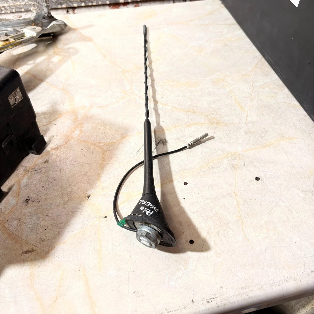 VW Polo 6R MK5 ROOF ANTENNA AMPLIFIER AERIAL & STICK