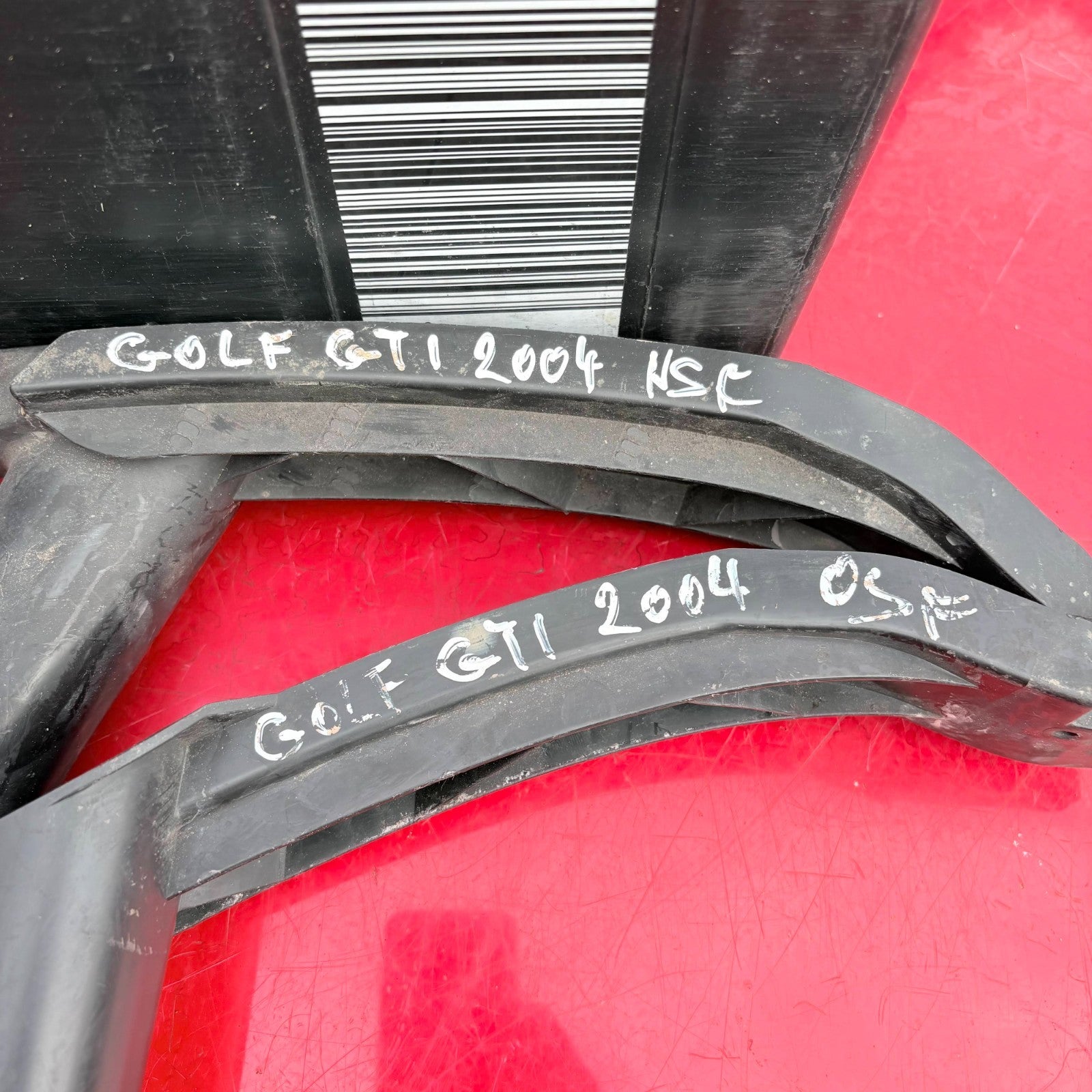 Volkswagen Golf GTI 2004 Left & Right Front Bumper Guide Retainers Set 1K0807889