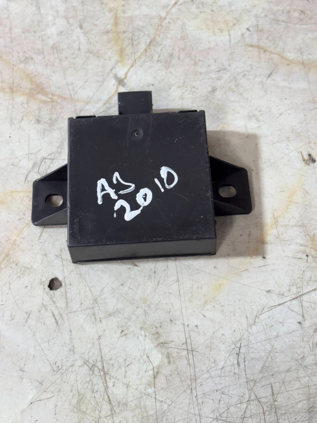 Audi A3 S3 8P 2010 Alarm control unit module 1K0907719C 19800DDFD9