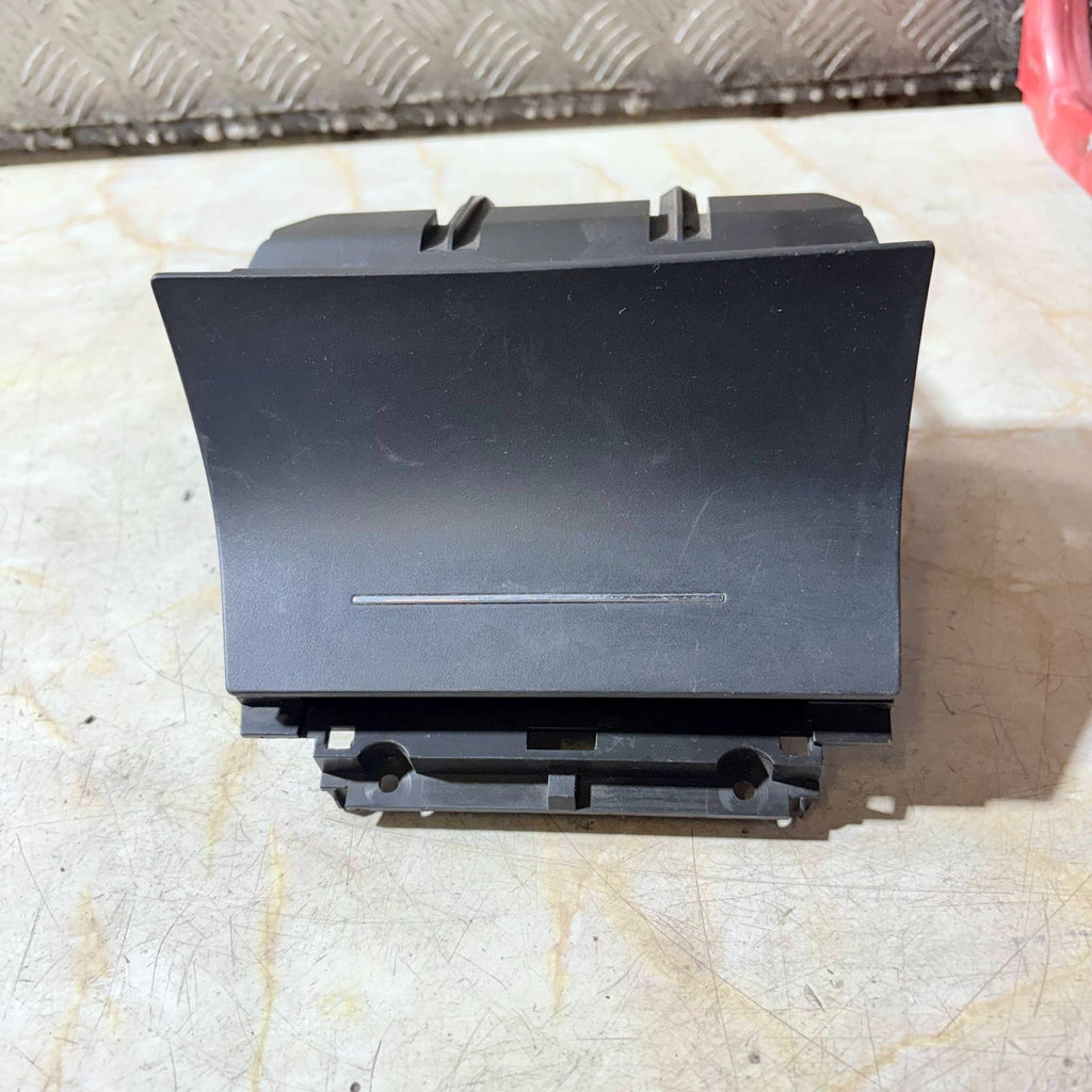 Skoda Octavia Mk2 1Z 2004-2008 RHD Centre Console Ashtray Storage 1Z2857962