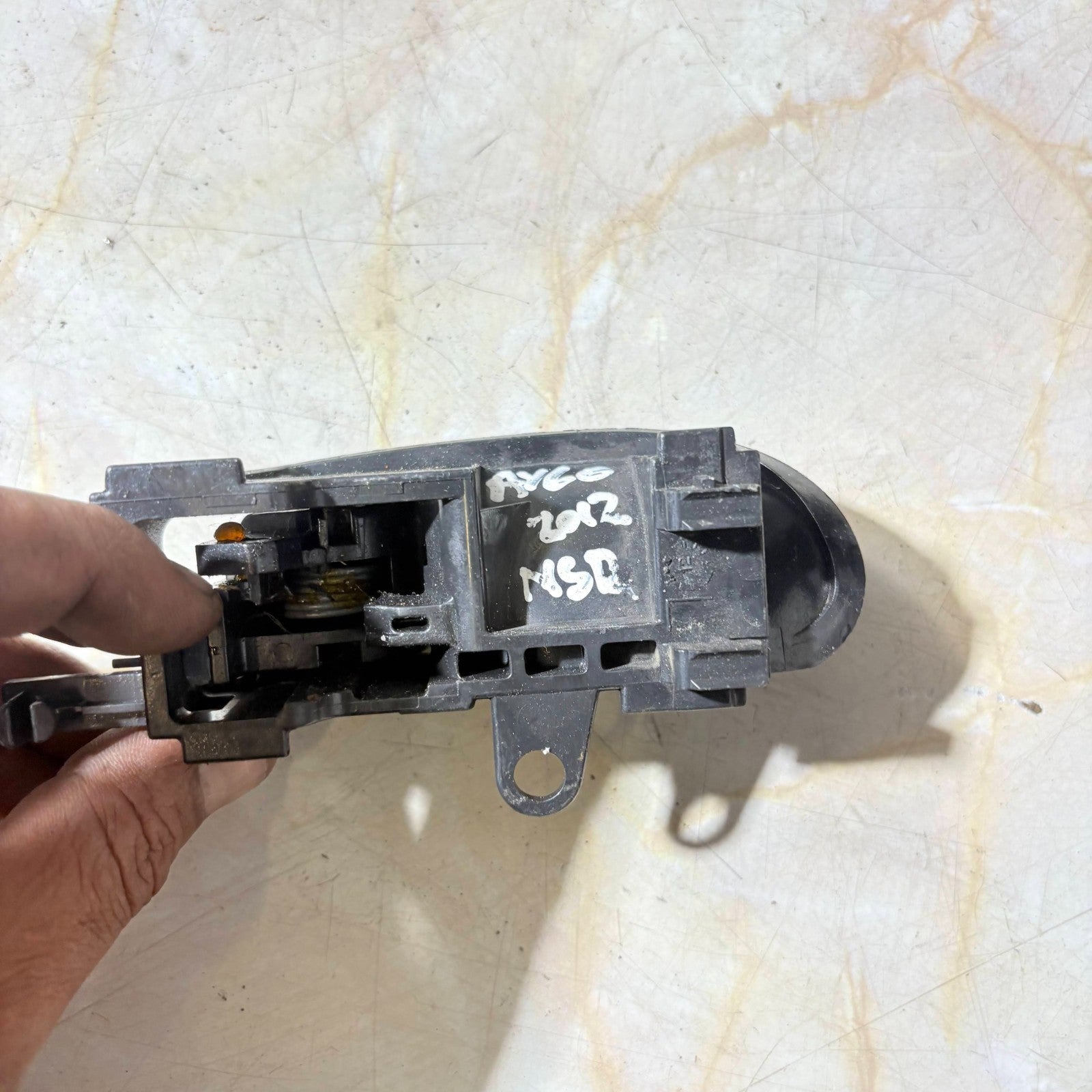 2005-2014 TOYOTA AYGO NSR PASSENGERS SIDE REAR LEFT INNER DOOR HANDLE